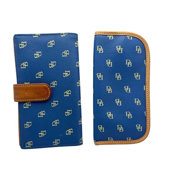 DOONEY & BOURKE Blue and Tan Signature Checkbook Wallet & Sunglasses holder - Picture 11 of 11